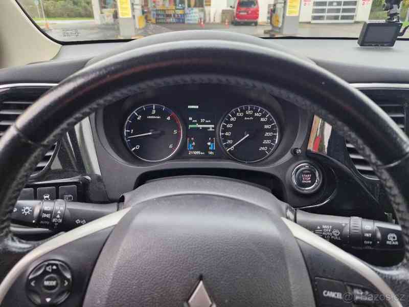 Mitsubishi Outlander 2,3 III,4x4,2.2 Di-D,110 kW,7m - foto 3