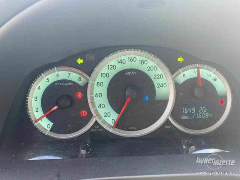 Toyota Corolla Verso 1,8i benzín 95kw - foto 7