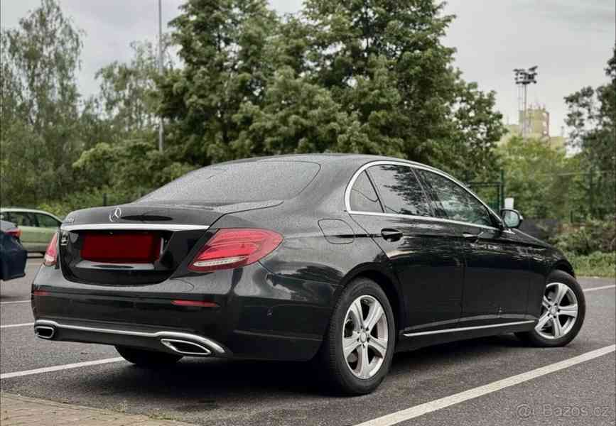 Mercedes-Benz Třídy E E220D PRAHA - foto 2