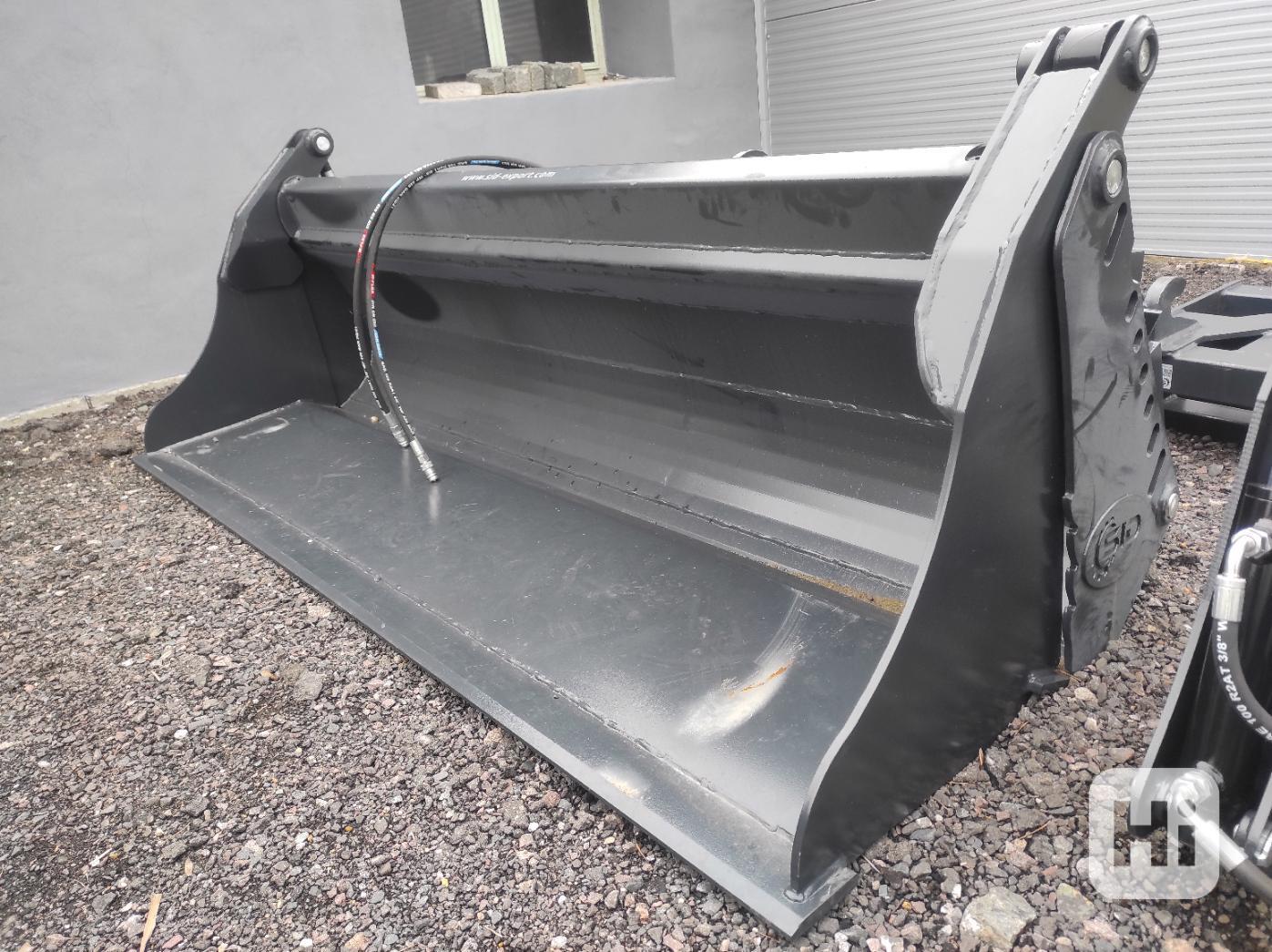 Lžíce klapačka 4v1 Manitou - foto 1