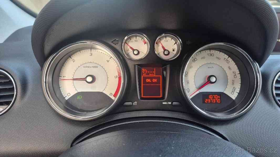 Peugeot 308 1,6   SW 2013 - foto 5