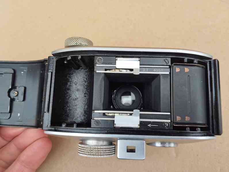Starý fotoaparát Agfa Karat Solinar 3,5/5 Compur + pouzdro - foto 10