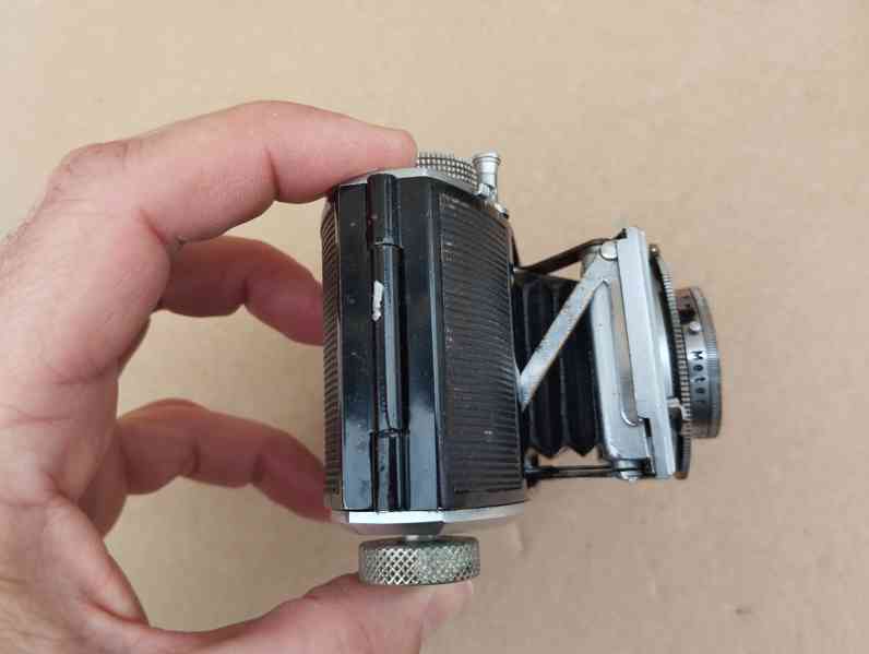 Starý fotoaparát Agfa Karat Solinar 3,5/5 Compur + pouzdro - foto 7