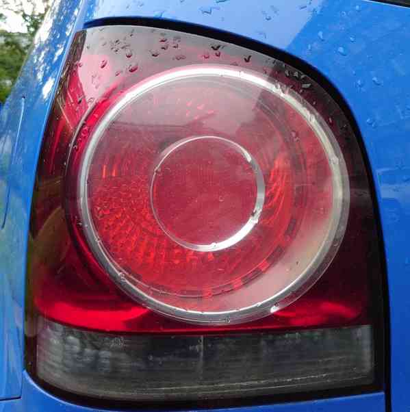 LEVÝ zadní reflektor na VW POLO