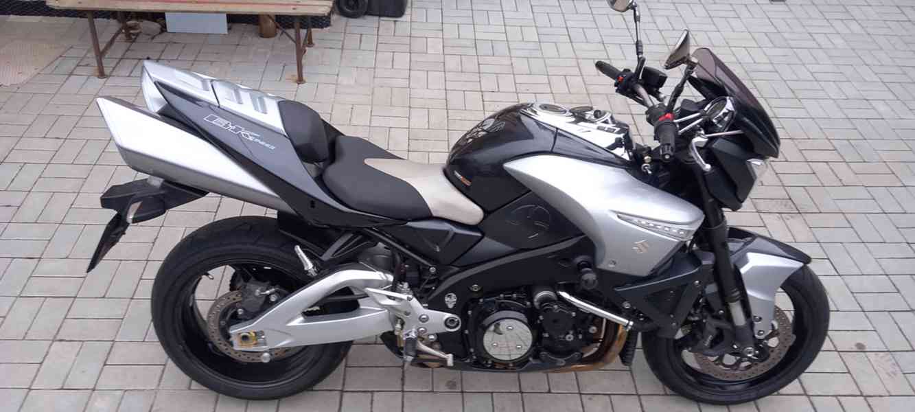 Prodám motocykl Suzuki GSX 1300 B-King - foto 8