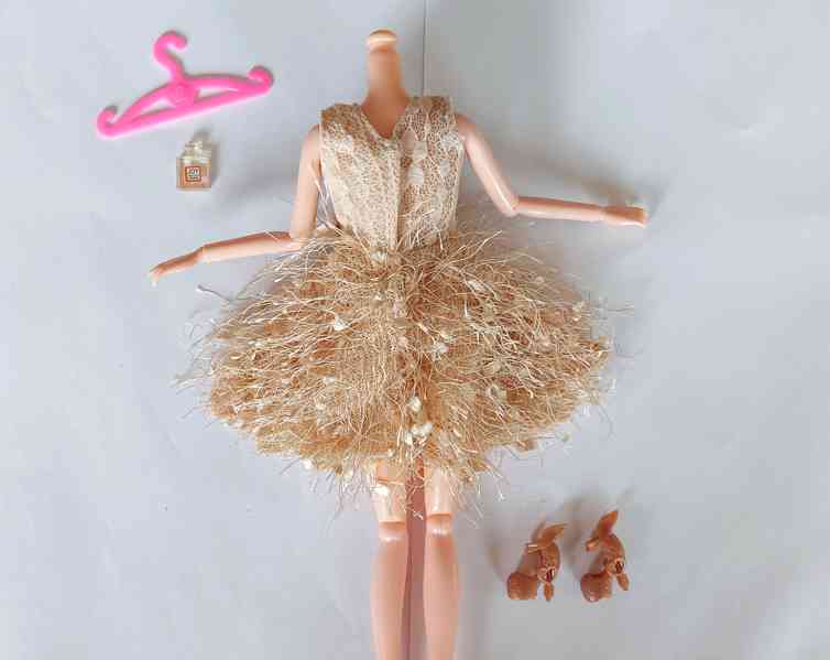 NOVÉ! Set pro panenku Barbie, šaty + boty + parfém + ramínko - foto 7
