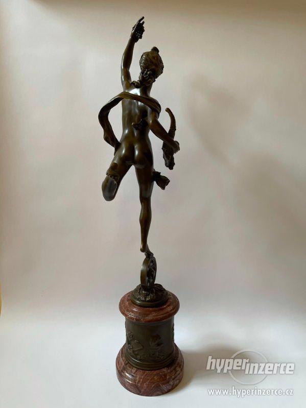 Bohyně hojnosti a štěstí Fortuna - bronzová socha - foto 2