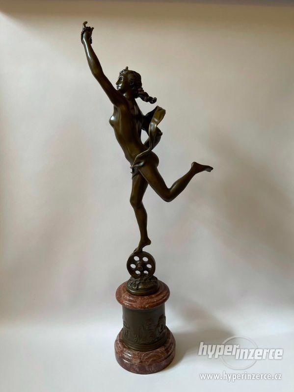Bohyně hojnosti a štěstí Fortuna - bronzová socha - foto 3