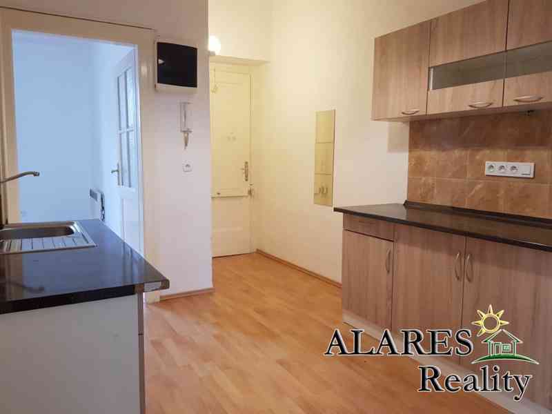 Byt 2+kk 55m2, ul.Přístavní, Praha 7-Holešovice - foto 2
