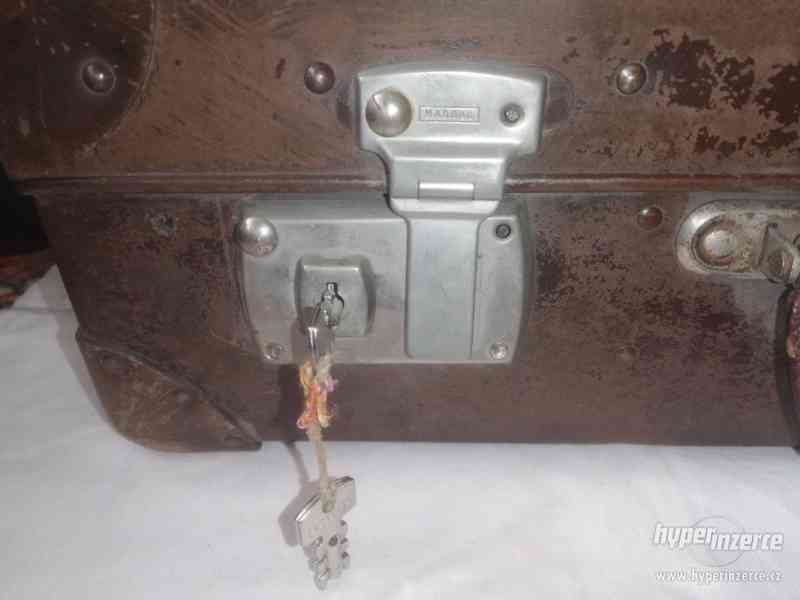 Kufřík s klíčkami - cca 70 let starý - značkový - foto 3