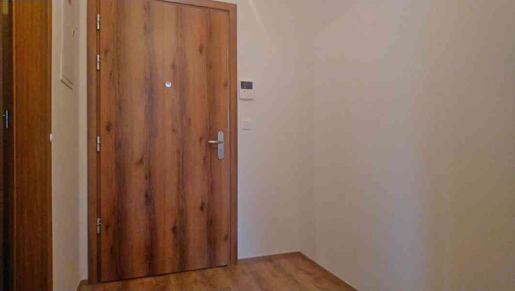 Podnájem 1+kk +park.+sklep, 40m2 (Františkov, ul. Švermova) - foto 6