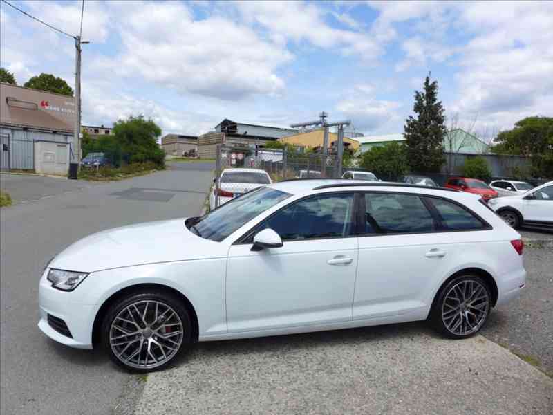 Audi A4 2,0 TDI 140KW, NAVI, VÝHŘEV - foto 8