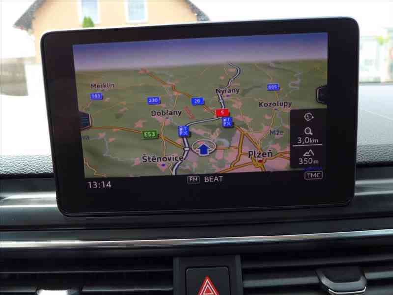 Audi A4 2,0 TDI 140KW, NAVI, VÝHŘEV - foto 14