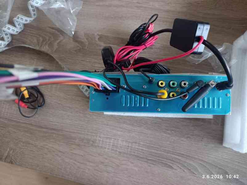 Prodám nové autoradio s výklopným panelem - foto 13