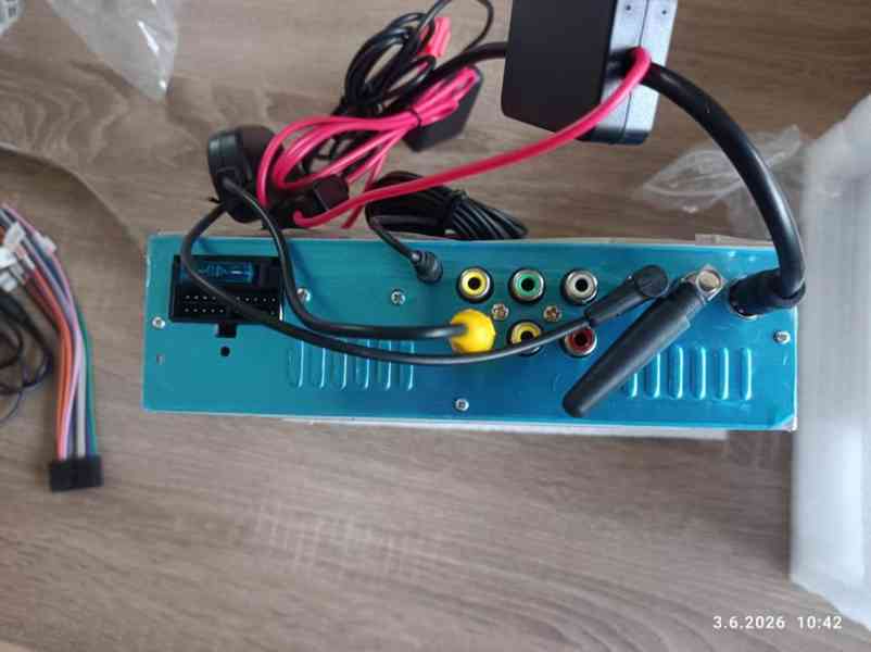 Prodám nové autoradio s výklopným panelem - foto 5