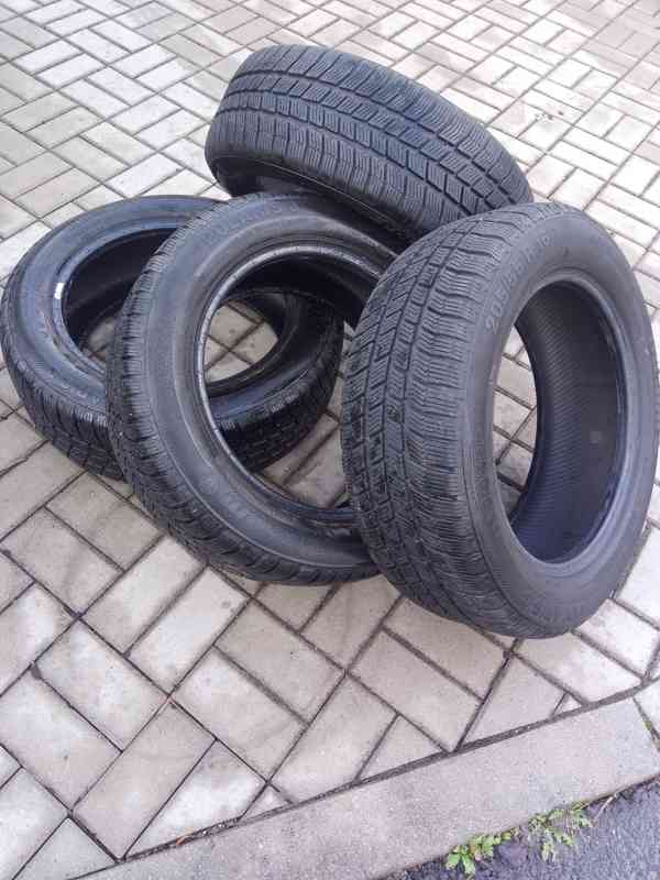 Prodám 4 kusy zimní pneumatiky Barum 205/55 R16 T - foto 2