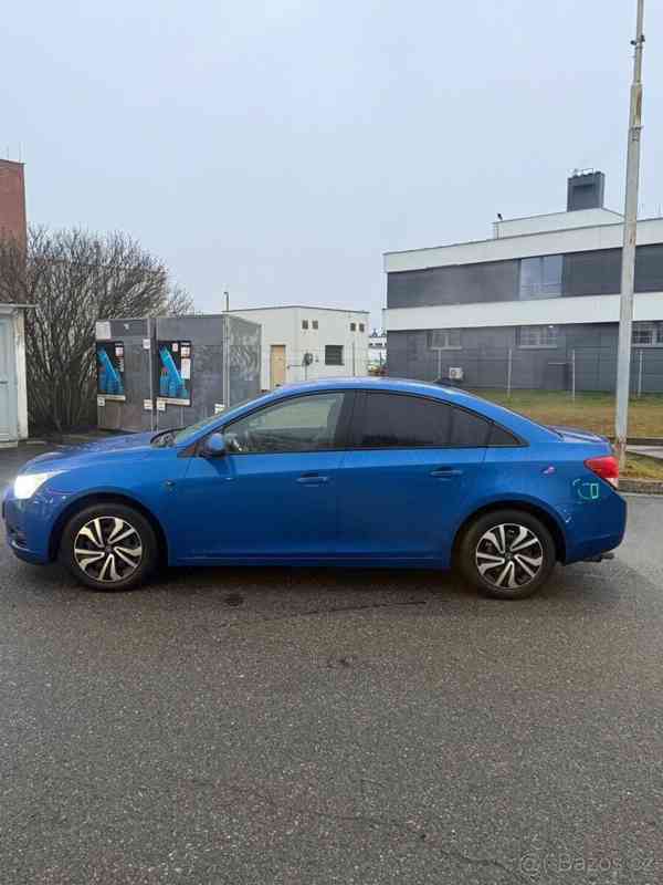 Chevrolet Cruze 1,6   2011 91kw - foto 6
