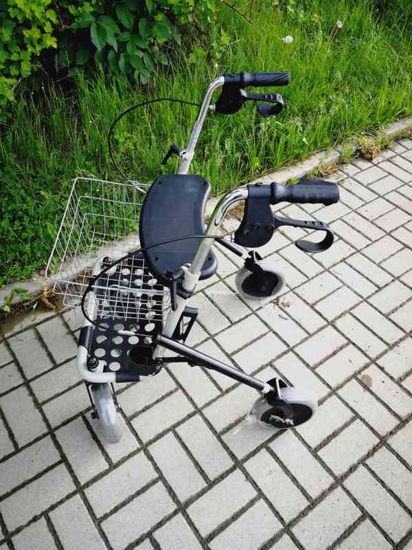 Chodítko pro seniory - INVACARE - foto 3