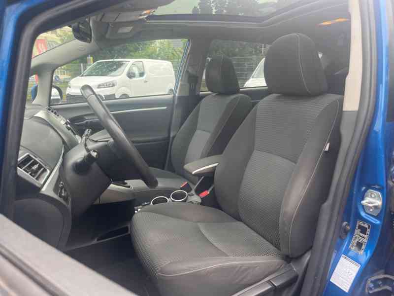 Toyota Verso 1.8i SkyView Edition benzín 108kw - foto 4