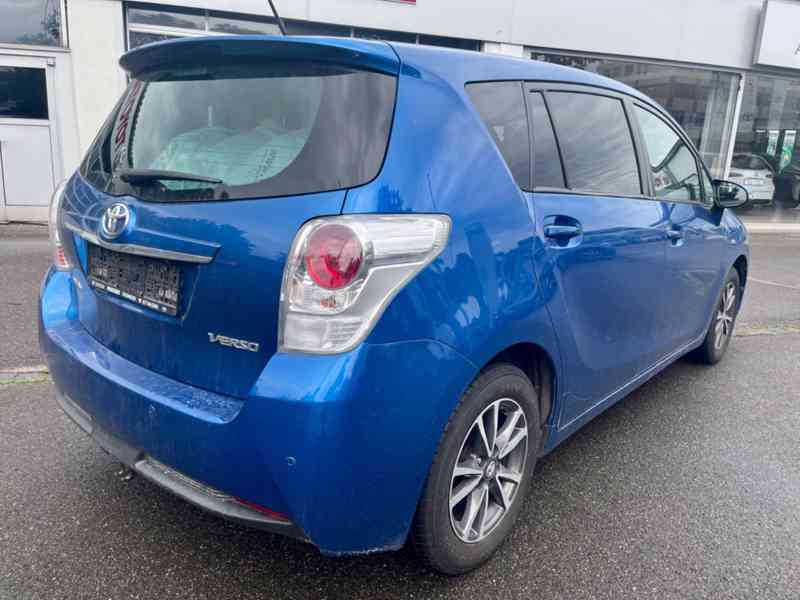 Toyota Verso 1.8i SkyView Edition benzín 108kw - foto 14