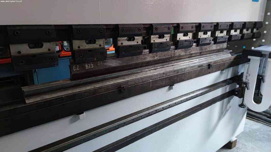 CNC hydraulický ohraňovací lis ERMAK HAP 2600 X 80 - foto 7
