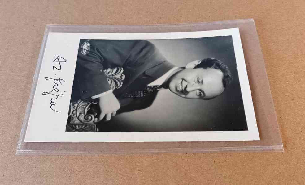 R. A. Strejka, autogram z konce 30. let, propagační foto