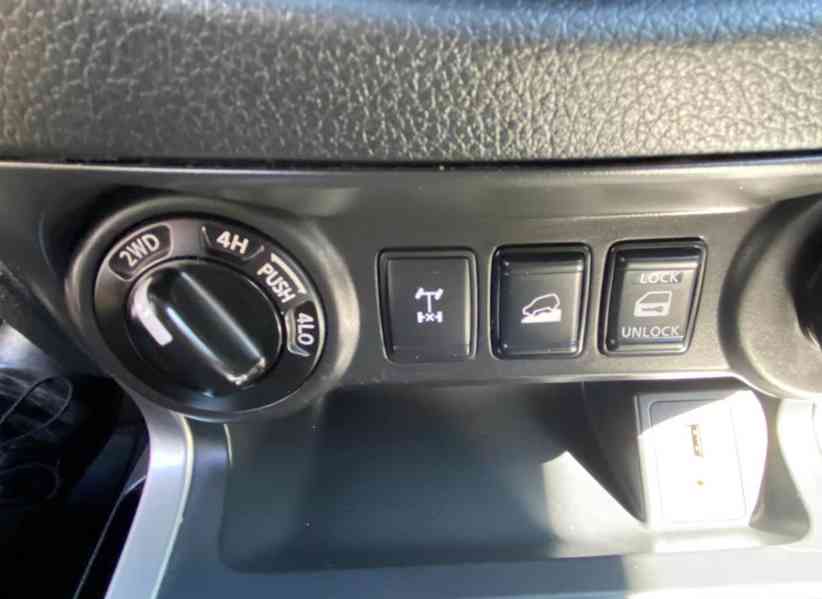 Nissan Navara 2,3dCi Tekna 140kw - foto 10