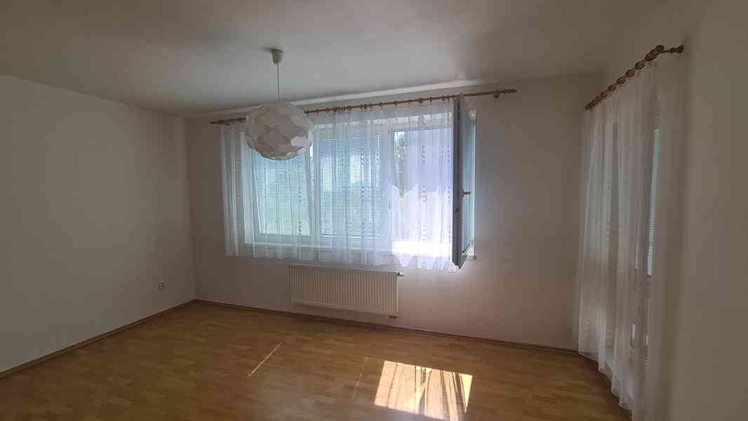 Pronájem bytu 2+kk s dvougaráží v Kolíně - foto 9