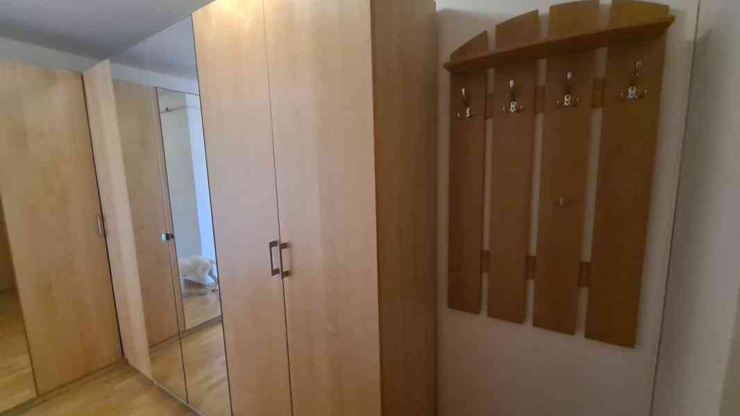 Pronájem bytu 2+kk s dvougaráží v Kolíně - foto 8