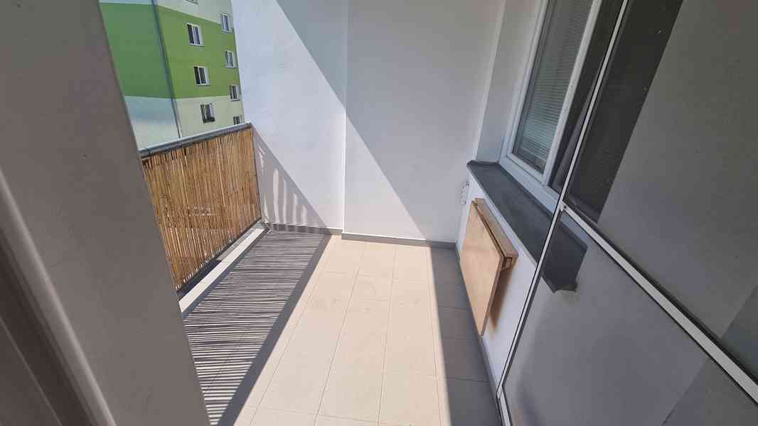 Pronájem bytu 2+kk s dvougaráží v Kolíně - foto 10