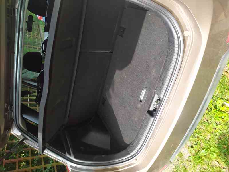 Hyundai ix20, Benzín 1.4, 66 kw - foto 9