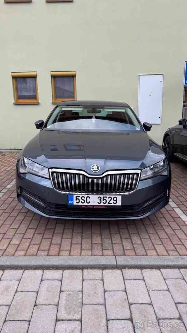 Škoda Superb 2,0   tdi 110kw DSG - foto 19