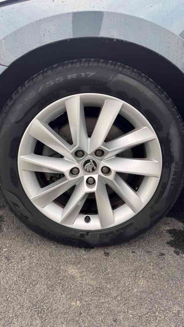 Škoda Superb 2,0   tdi 110kw DSG - foto 9