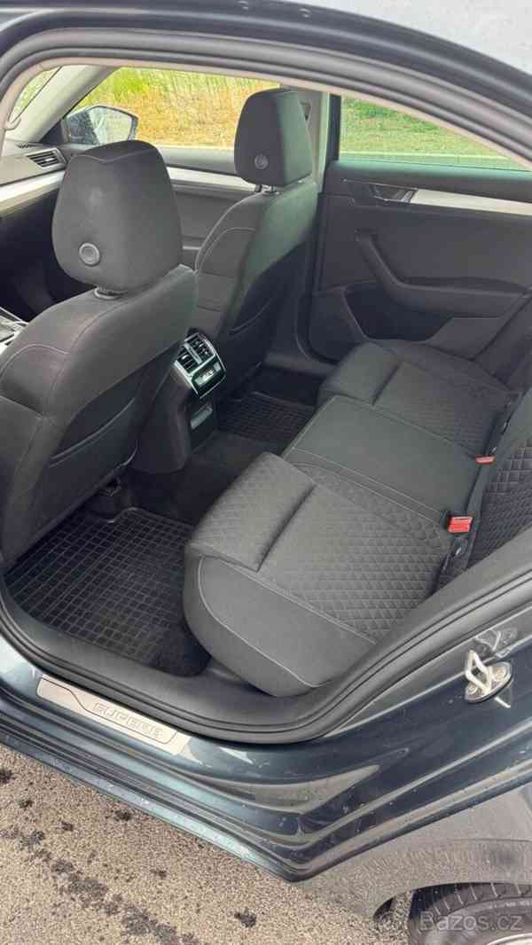 Škoda Superb 2,0   tdi 110kw DSG - foto 16