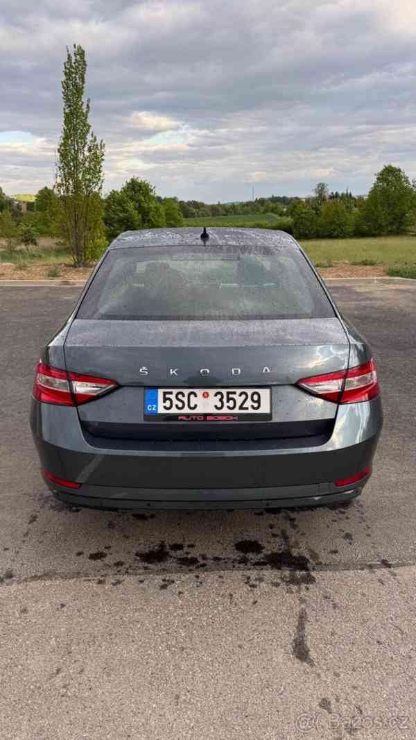 Škoda Superb 2,0   tdi 110kw DSG - foto 10