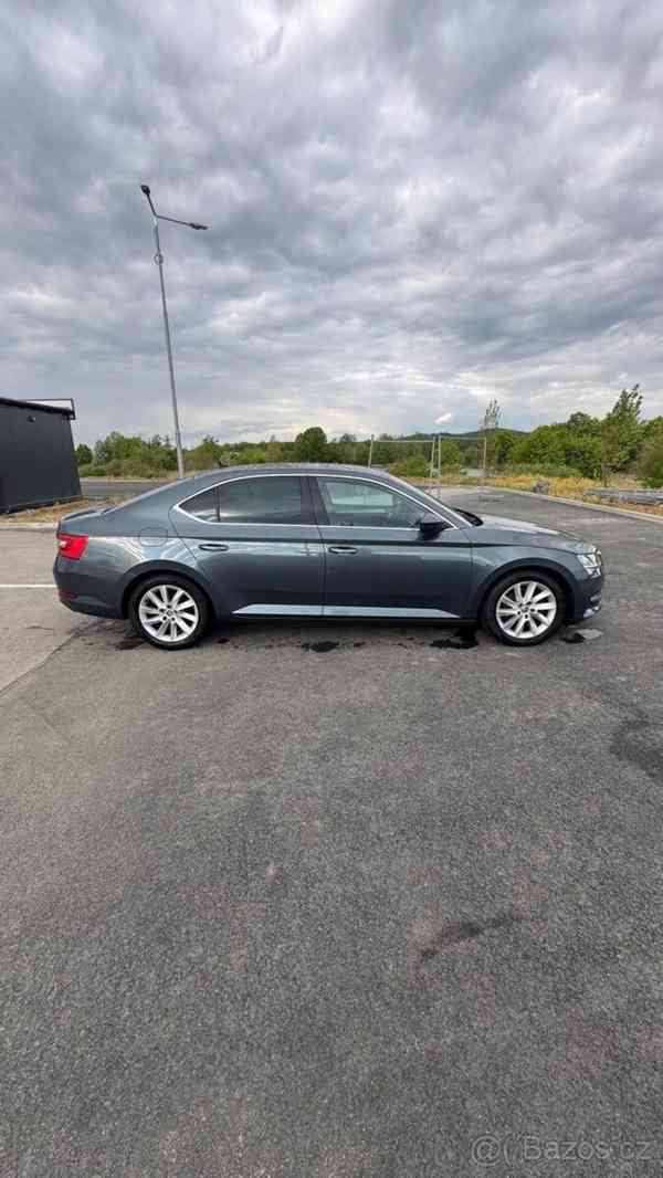Škoda Superb 2,0   tdi 110kw DSG - foto 12