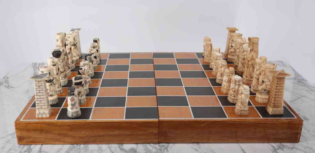 Luxusní šachová souprava z řezané kosti šachy - foto 1