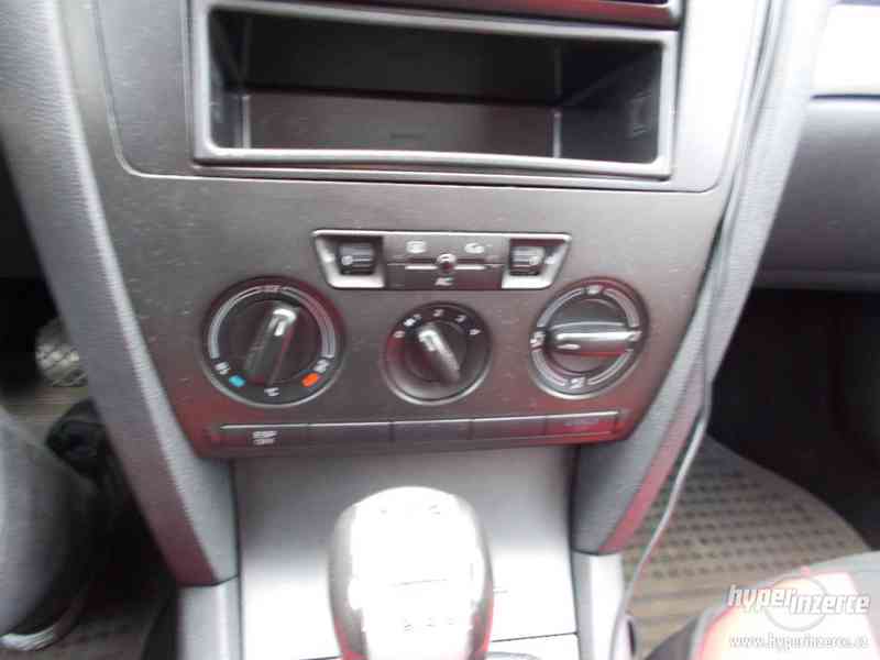 Prodám Škoda Octavia Combi 4x4 1,9 TDi - foto 9