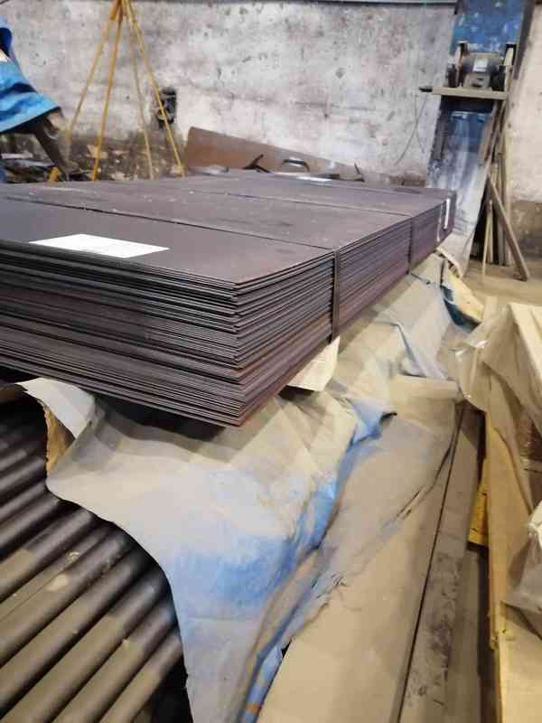 Hutní materiál - levné ocelové plechy 