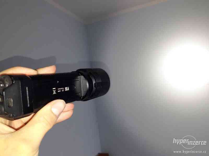 Prodám taktickou svítilnu NiteCore P36 (2000 lumenů) - foto 6
