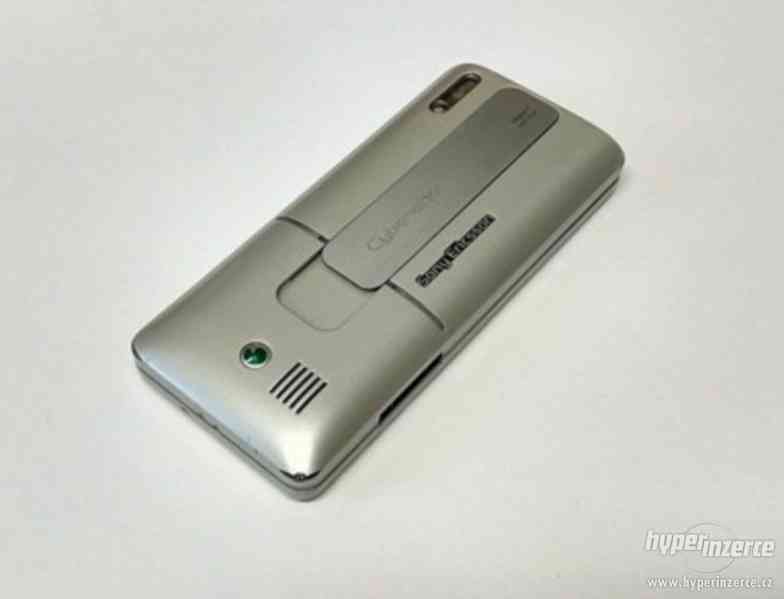 Sony Ericsson K770i stříbrný - foto 5