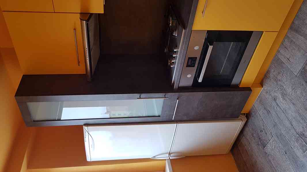 Pronájem luxusního bytu 3+1 v Novém Jičíně s balkonem - foto 2