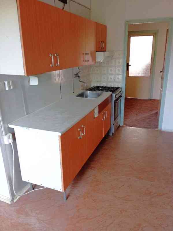 1.lůž. pokoj v 3+1 pro 3 ml. muže, i stud., pračka - foto 3