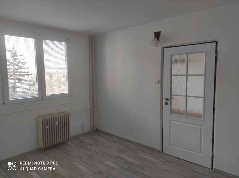 Pronájem bytu 3+1 s balkónem - foto 7