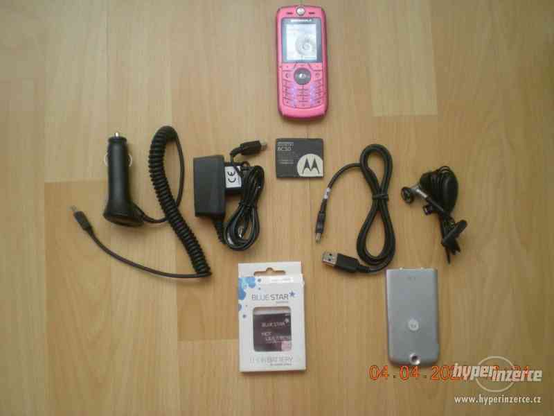 Motorola L6 - plně funkční telefon s kovovými kryty - foto 1