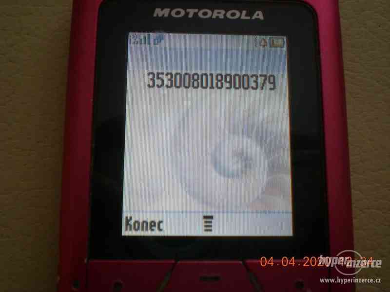 Motorola L6 - plně funkční telefon s kovovými kryty - foto 4