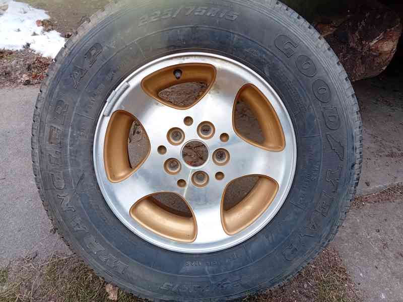 Prodám kolo - disk s celoročním zánovním pláštěm - foto 1