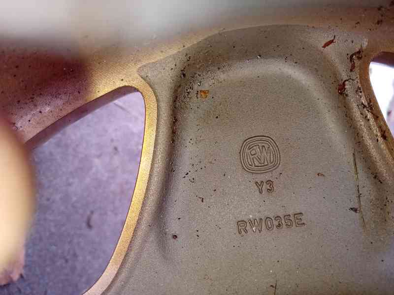 Prodám kolo - disk s celoročním zánovním pláštěm - foto 11