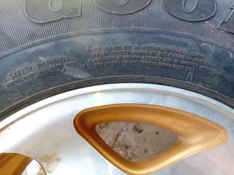 Prodám kolo - disk s celoročním zánovním pláštěm - foto 2