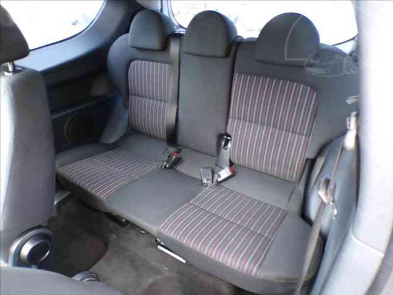 Mitsubishi Colt 1,3 i - foto 7
